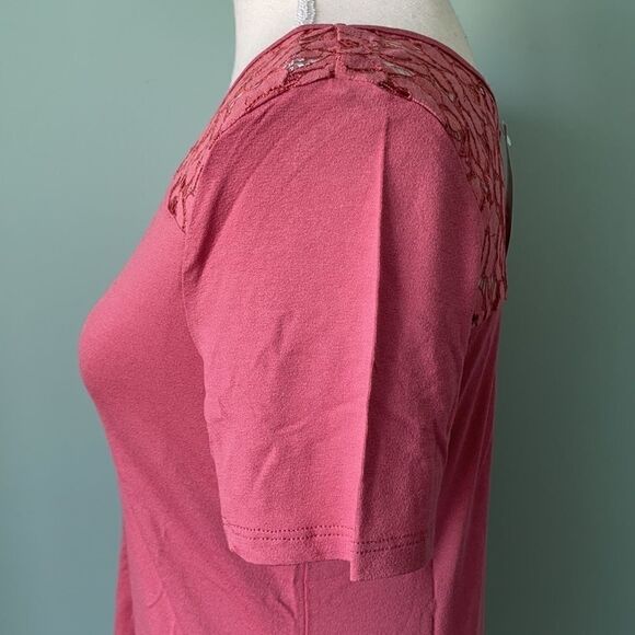 RICKI'S Lace Trim Double-V Tee Size Extra Small - Picture 5 of 11